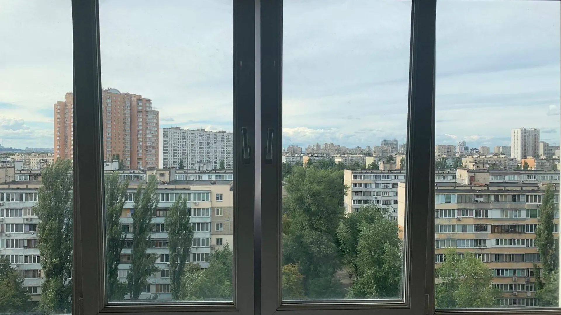 Apartment One Bedroom On Rusanovka Kyiv