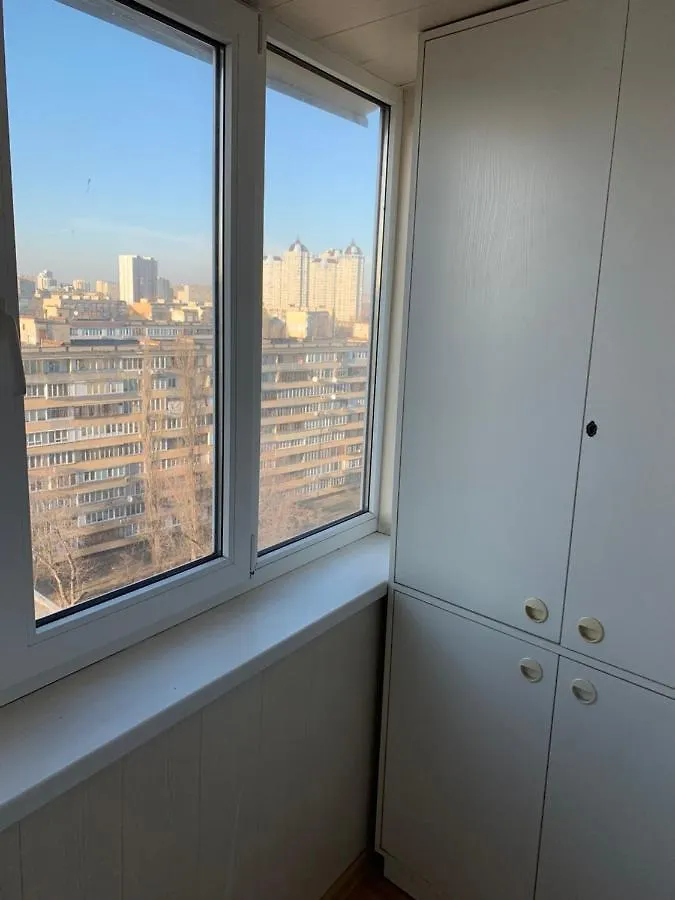 One Bedroom On Rusanovka Kyiv 0*,